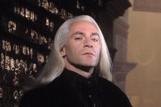 Jason Isaacs répond aux critiques concernant le casting de la série Harry Potter de HBO.