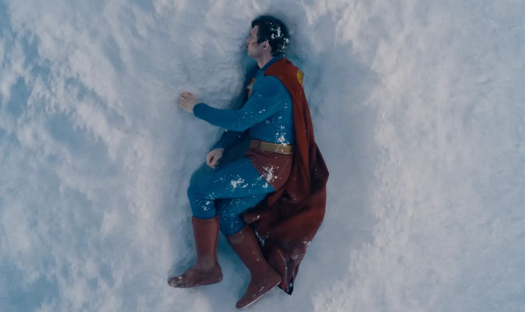Superman attire 217 millions de dollars lors de son week-end d'ouverture du box-office.
