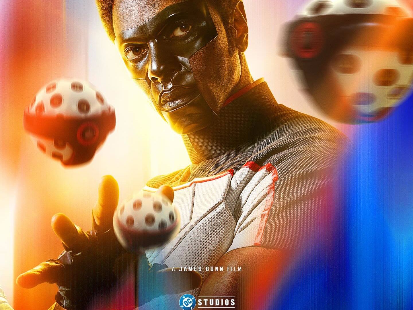 La star de Mr. Terrific, Edi Gathegi, dit qu'il "veut être impliqué dans le DCU de façon importante"
