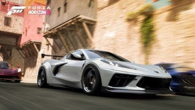 De Taxi à Forza Horizon : comment les voitures françaises sont devenues des stars du cinéma et des jeux vidéo