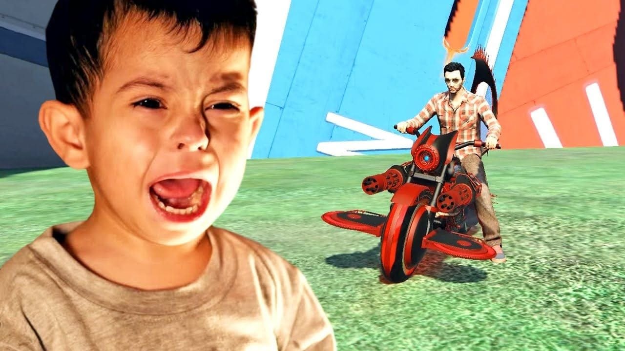 طفل ينفجر غضبا لأنني فزت عليه في قراند أونلاين حلبة المعارك | GTA Online Arena War