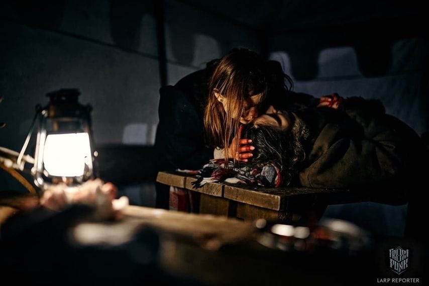 Frostpunk : un jeu de rôle grandeur nature organisé en Pologne, pour survivre dans le vrai froid