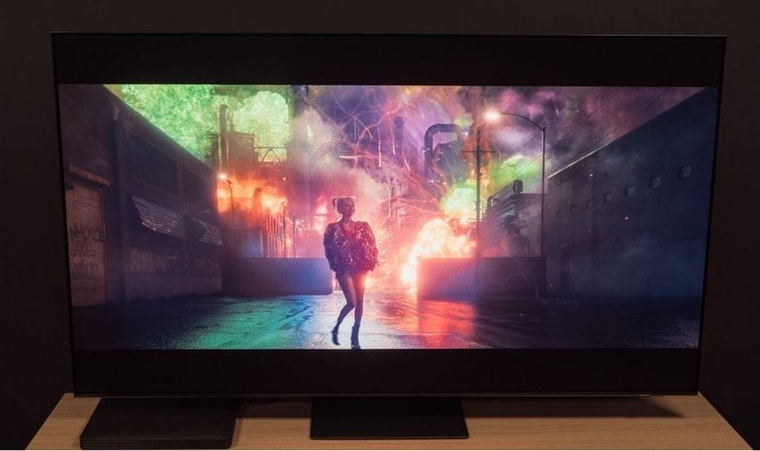 Black Friday 2025 : belle promo sur le TV Samsung 55S95F, la référence QD-OLED pour le jeu vidéo