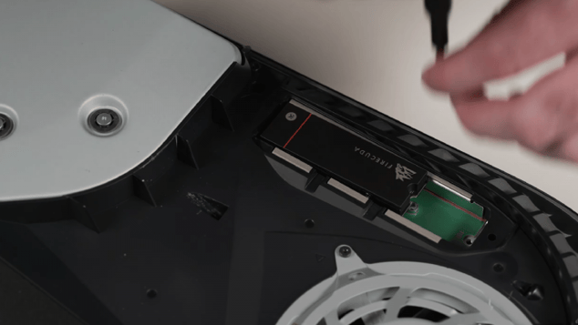 Parfait pour la PS5 et en promo de 18%, ce SSD est aussi un des meilleurs du marché !