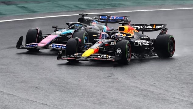Max Verstappen passe de P17 à P1 lors d'un GP du Brésil inoubliable