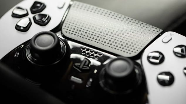 Rapport : Sony travaille sur des versions noires des accessoires PS5