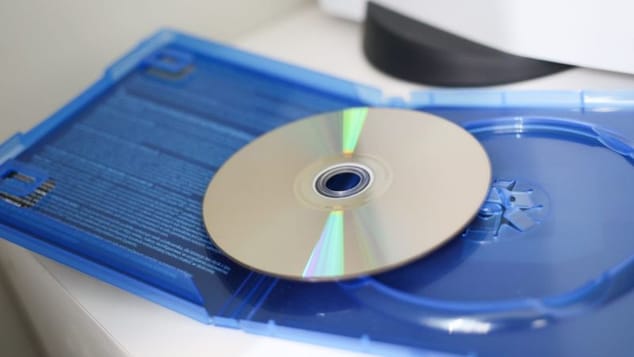 Même KFC se moque de Sony après la décision choc de PlayStation d'abandonner les disques dans les boîtes de jeux physiques